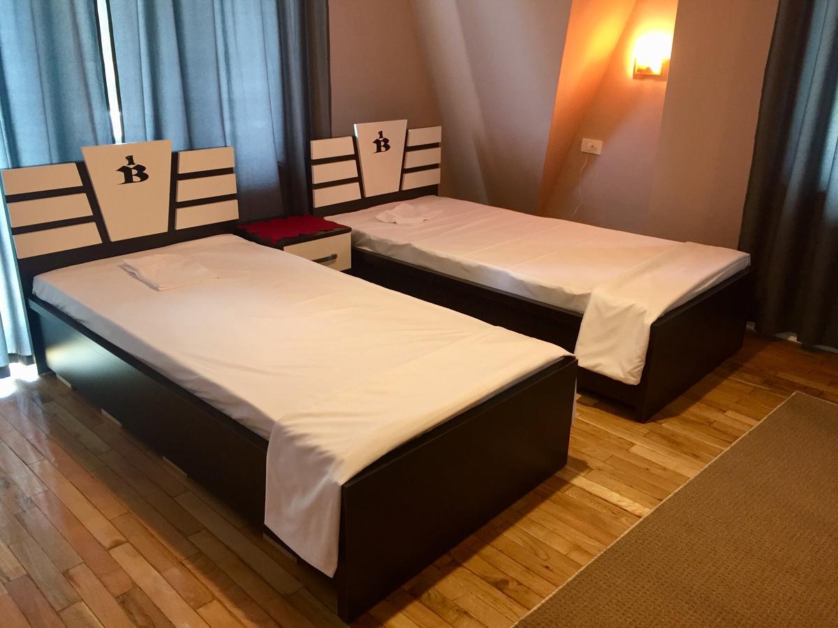 Hotel Bavaria Prisztina Zewnętrze zdjęcie