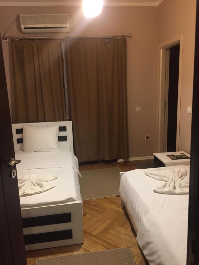 Hotel Bavaria Prisztina Zewnętrze zdjęcie