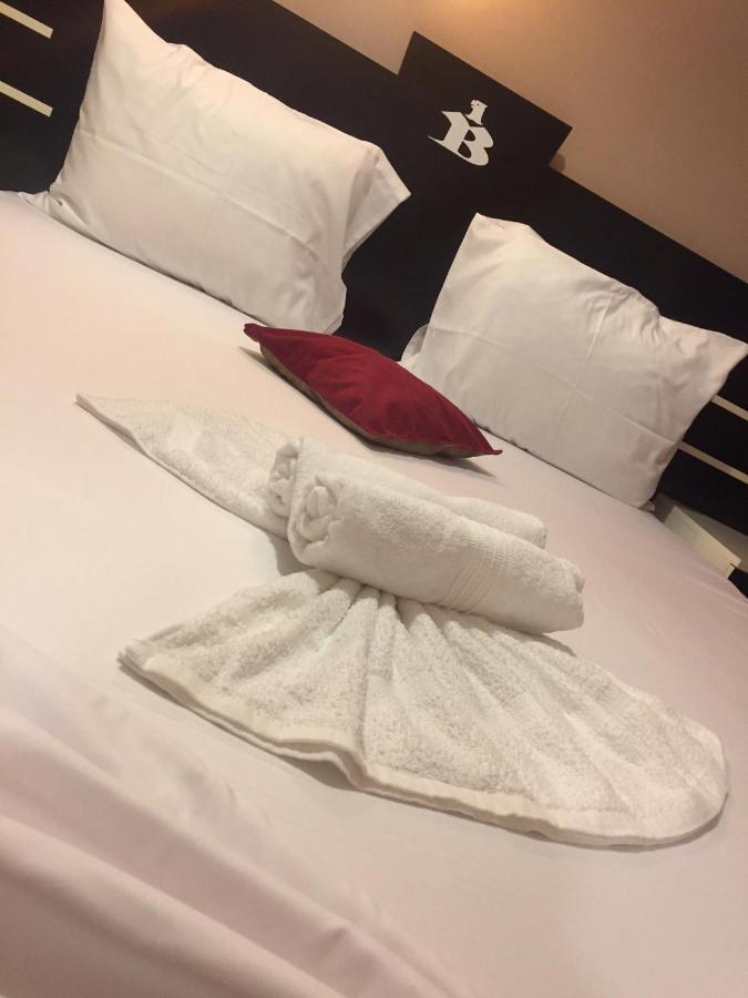 Hotel Bavaria Prisztina Zewnętrze zdjęcie