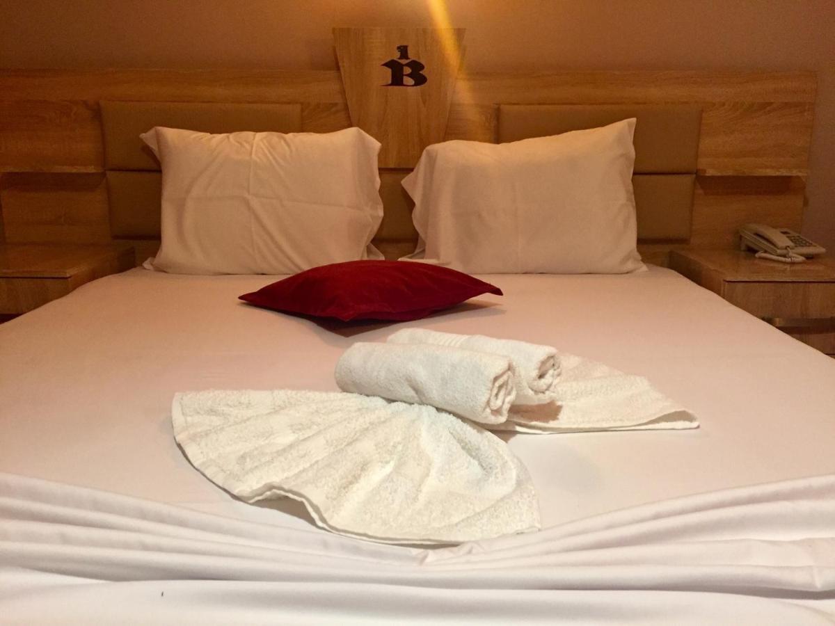 Hotel Bavaria Prisztina Zewnętrze zdjęcie
