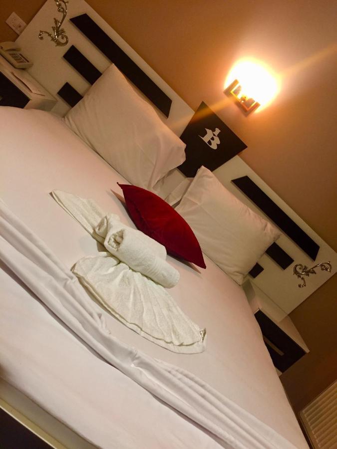 Hotel Bavaria Prisztina Zewnętrze zdjęcie